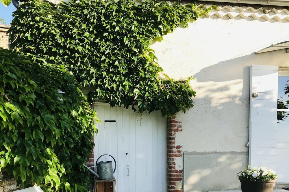 Photo of Patio Balcony in Saint-Alban-d'Ay
