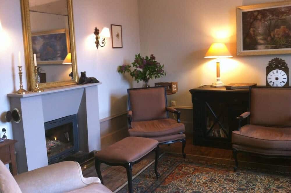 Photo of Livingroom in Saint-Alban-d'Ay