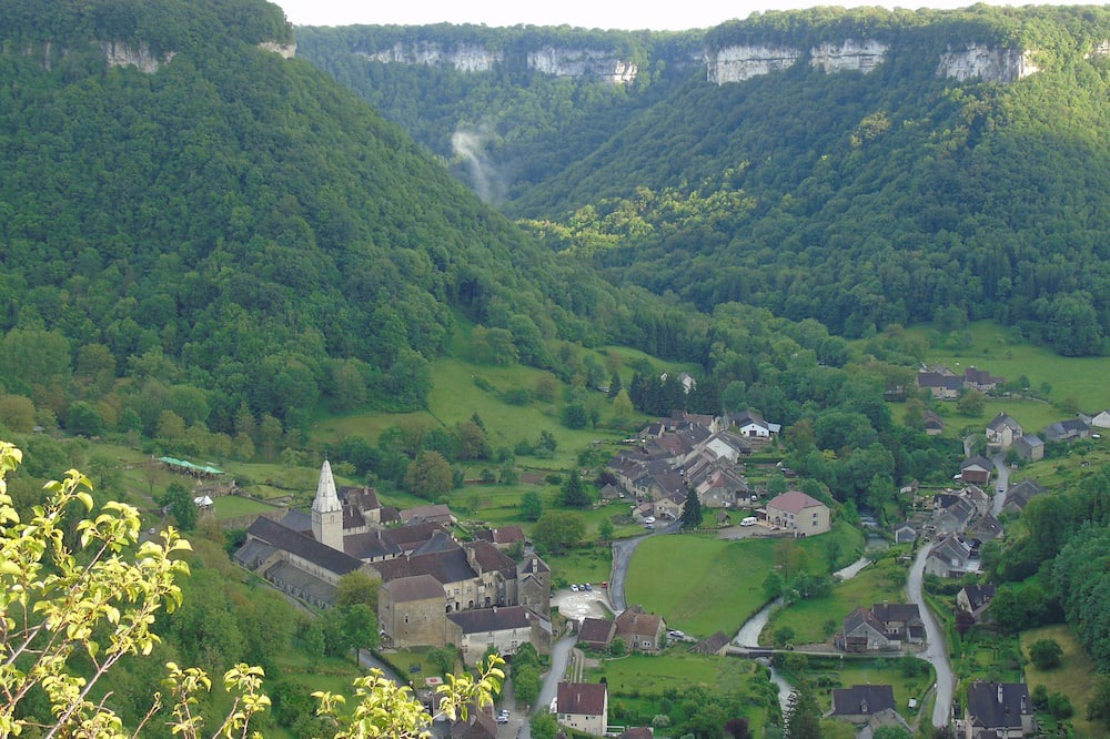 Photo of Outdoor in Miery