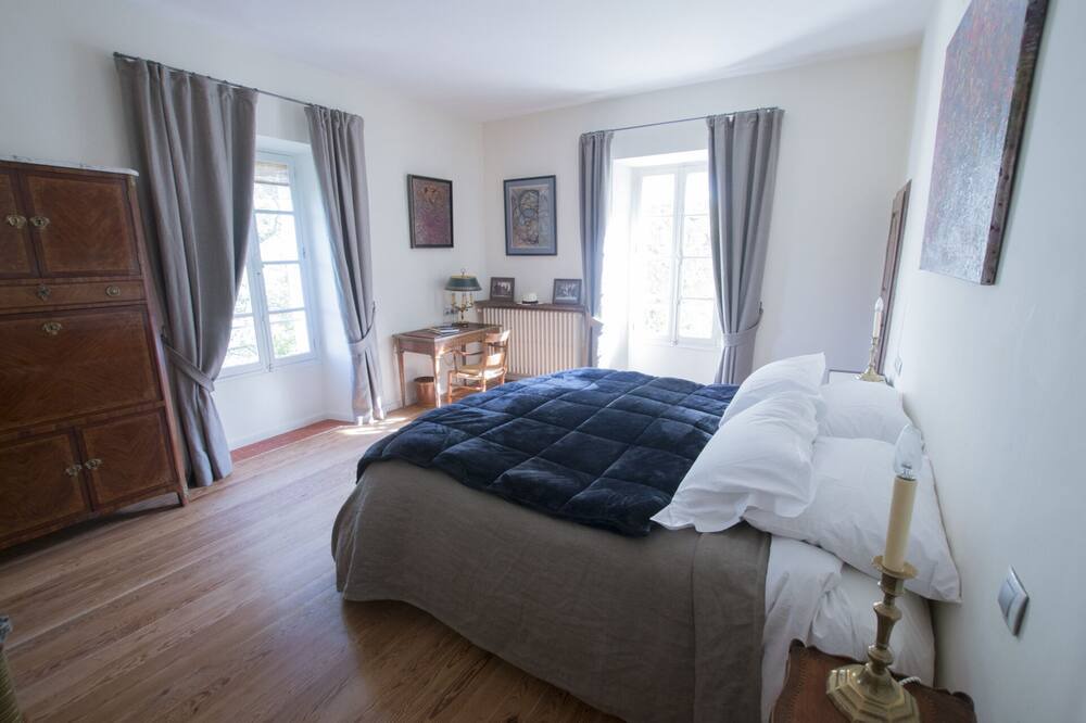 Photo of Bedroom in Crestet