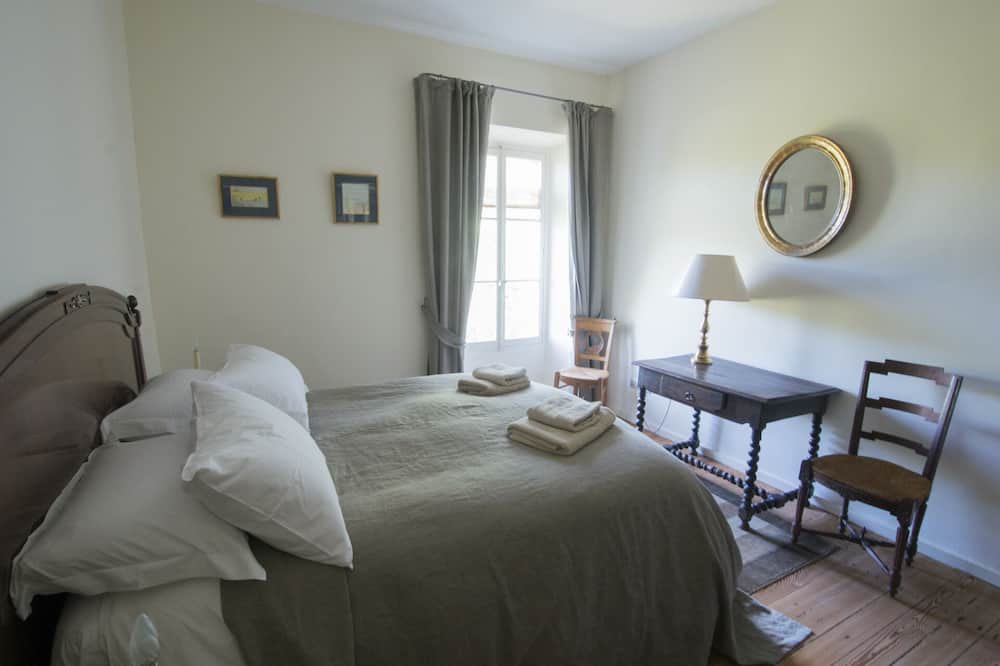Photo of Bedroom in Crestet