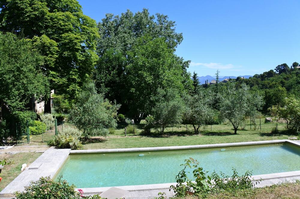 Photo of Outdoor in Crestet