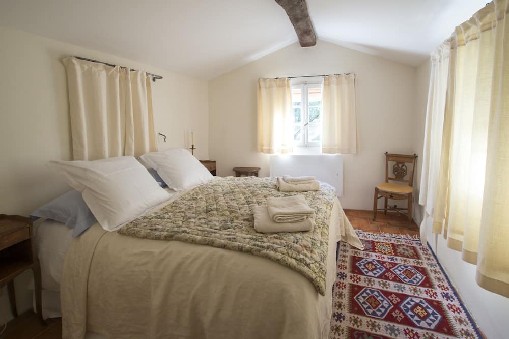 Photo of Bedroom in Crestet