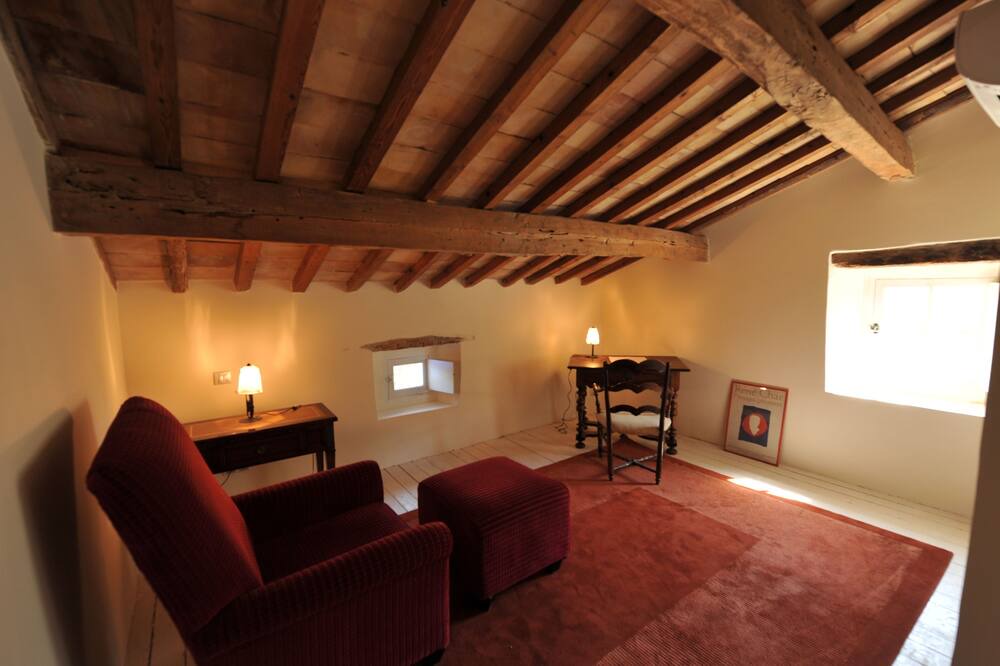 Photo of Livingroom in Crestet