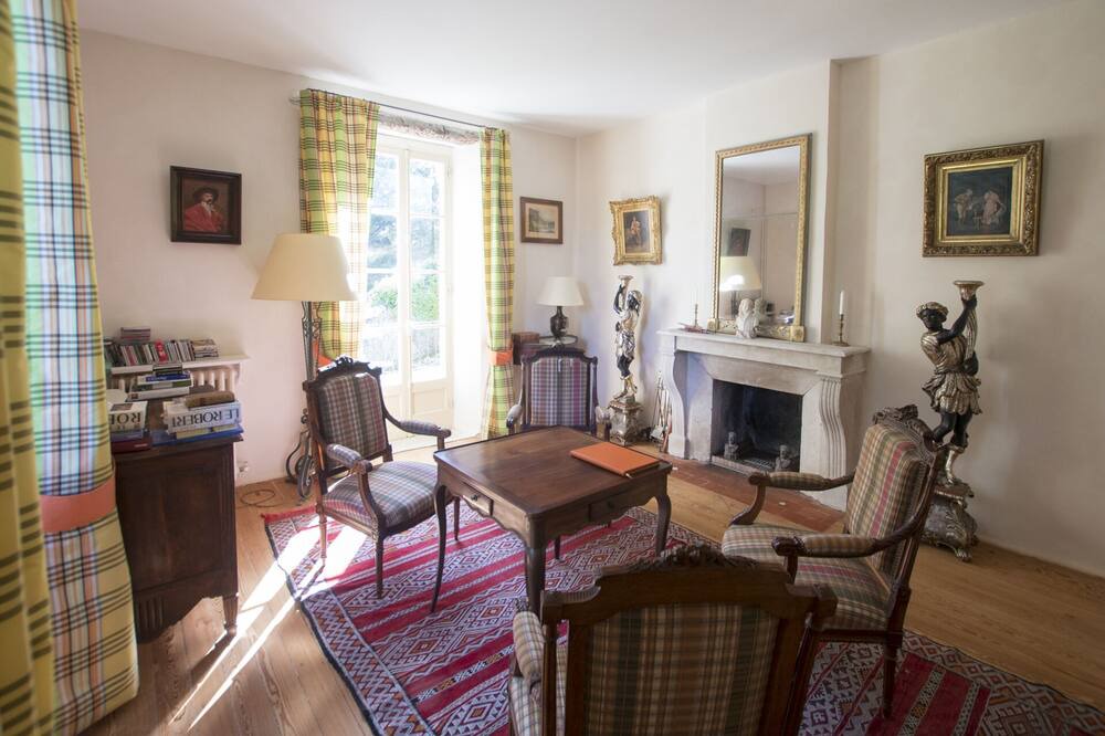 Photo of Livingroom in Crestet