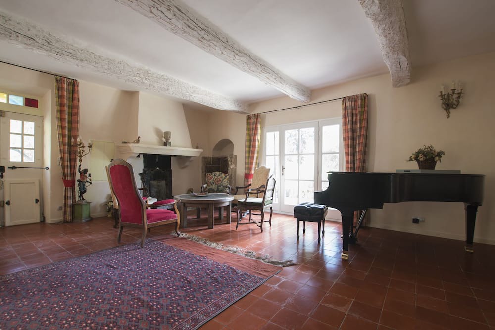 Photo of Livingroom in Crestet