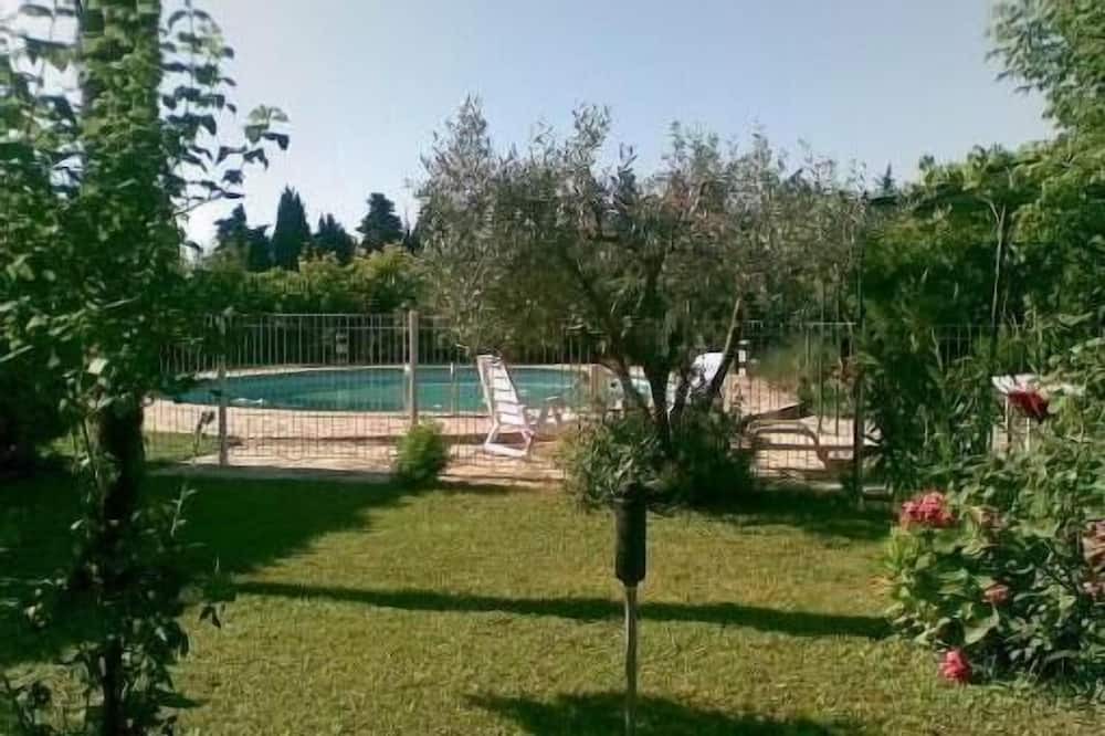 Photo of Outdoor in Violes