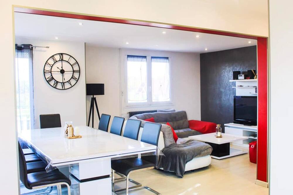 Photo of Livingroom in Poids-de-Fiole