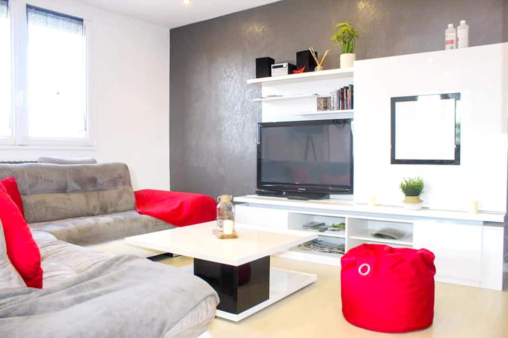 Photo of Livingroom in Poids-de-Fiole
