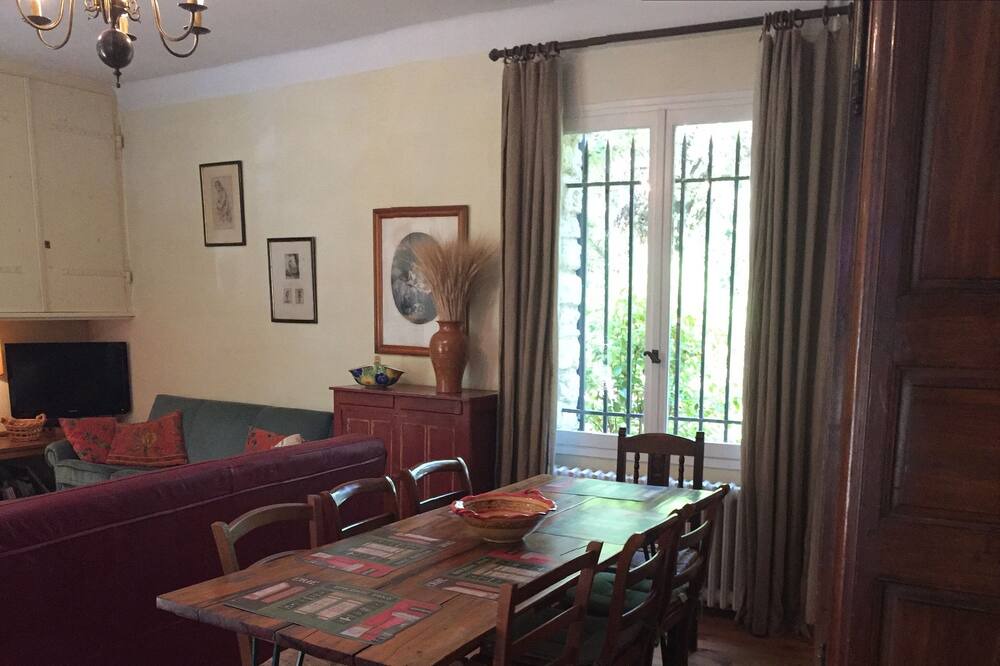 Photo of Kitchen in Mazan