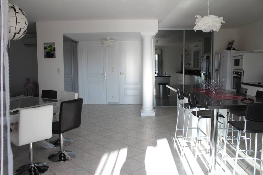 Photo of Livingroom in Villeneuve-de-Berg