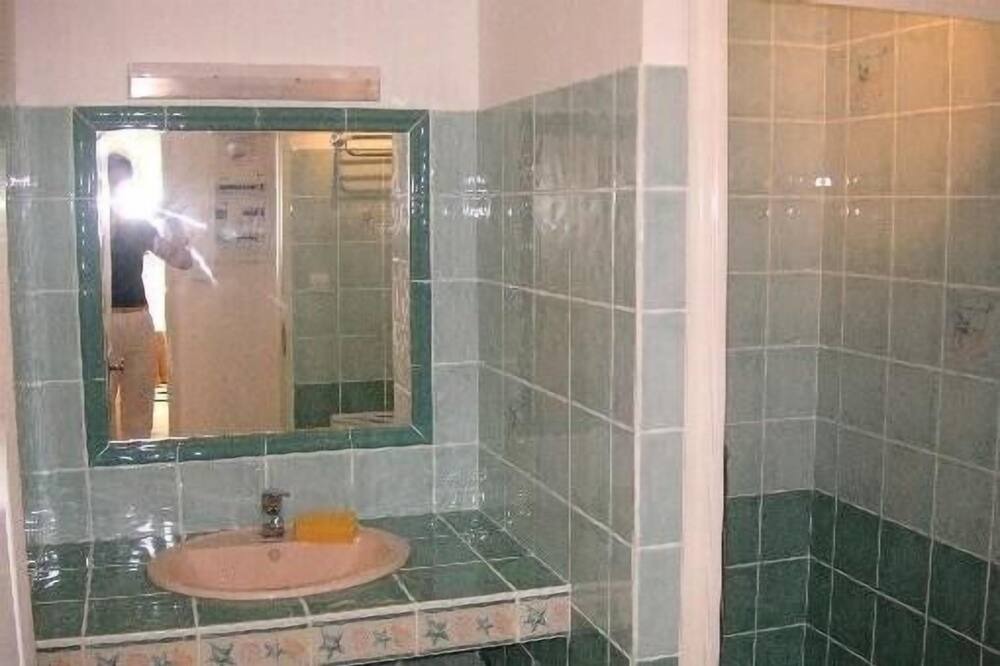 Photo of Bathroom in Le Barroux