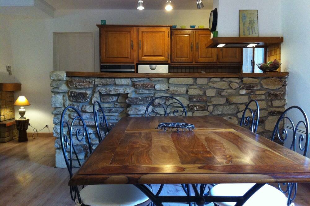 Photo of Kitchen in La Roque-sur-Pernes