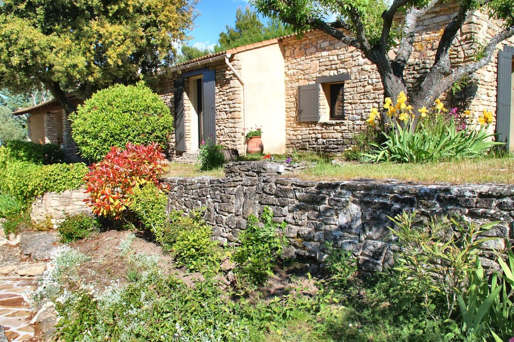 Photo of Outdoor in La Roque-sur-Pernes