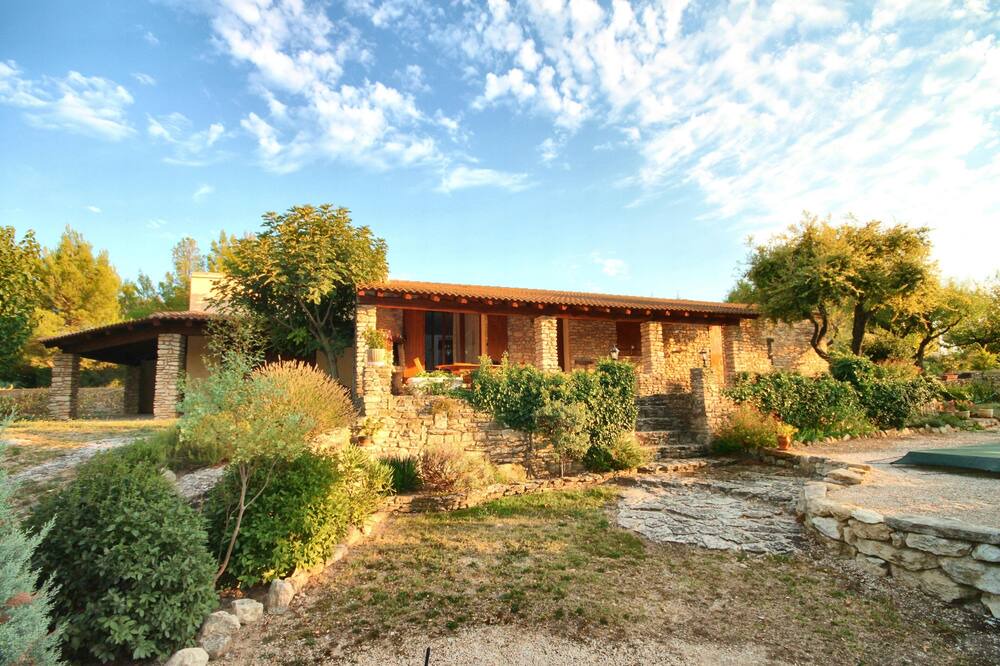 Photo of Outdoor in La Roque-sur-Pernes