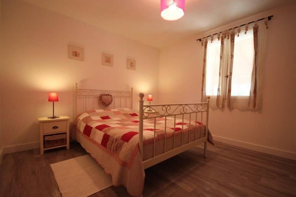 Photo of Bedroom in La Roque-sur-Pernes