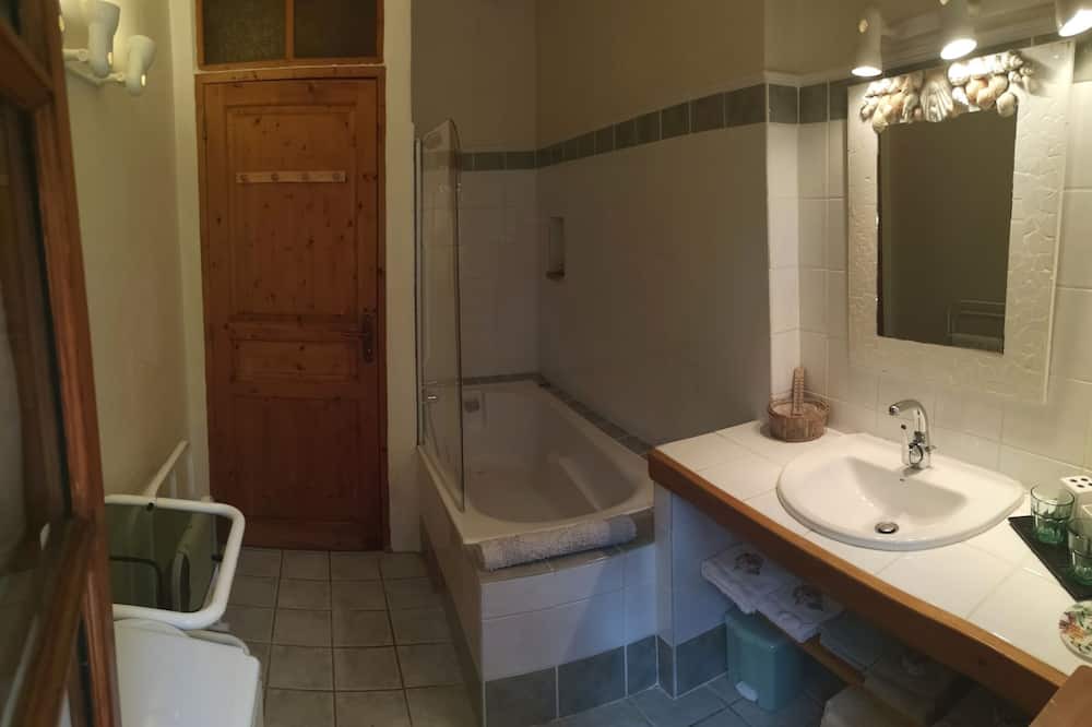 Photo of Bathroom in Peyrins