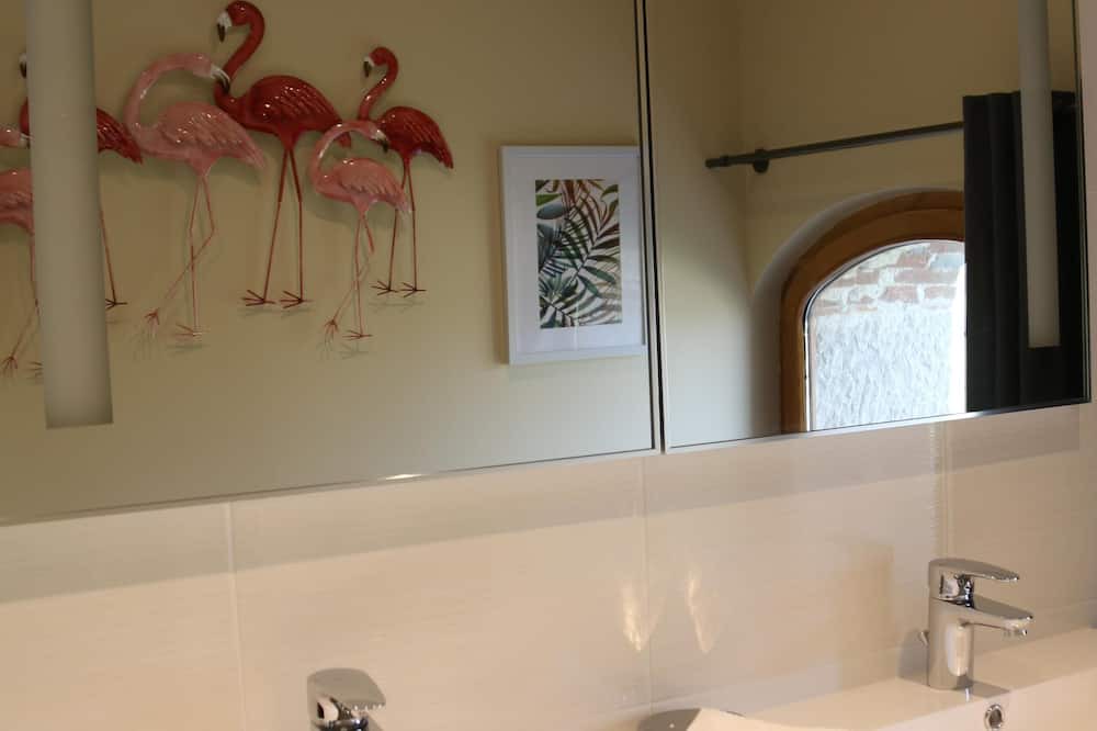 Photo of Bathroom in Courlaoux