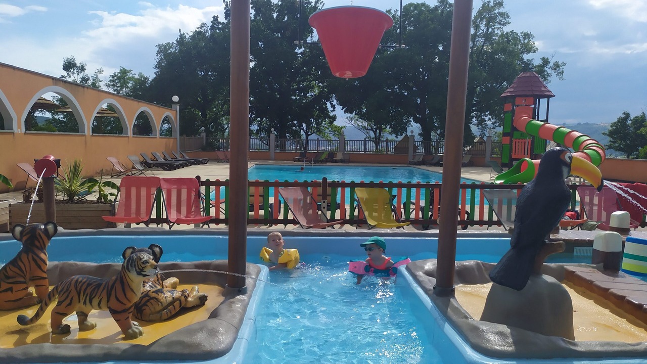 Photo of Outdoor in Albon