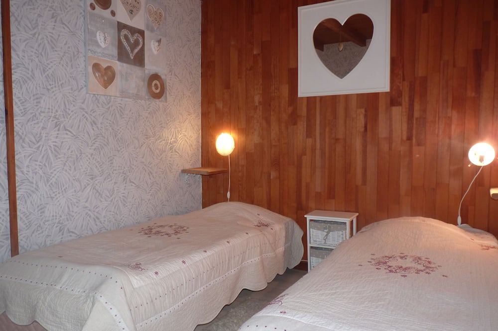 Photo of Bedroom in Hauterive-la-Fresse