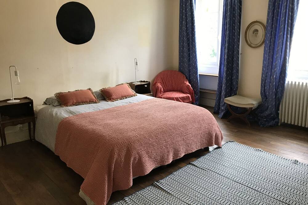 Photo of Bedroom in Crain