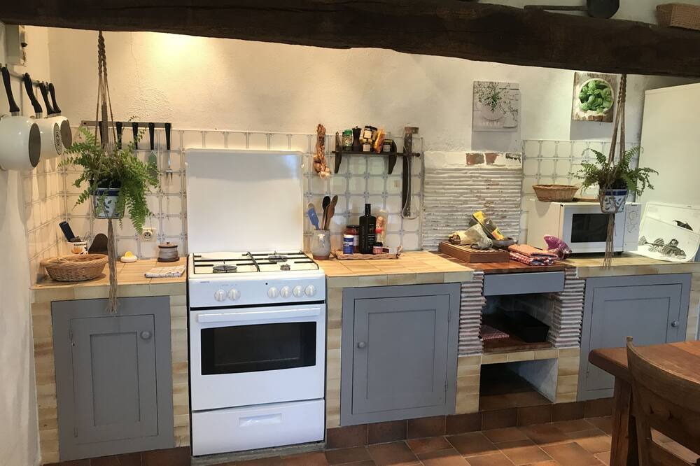 Photo of Kitchen in Crain