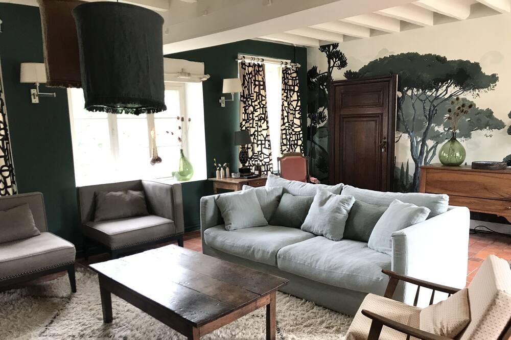 Photo of Livingroom in Crain