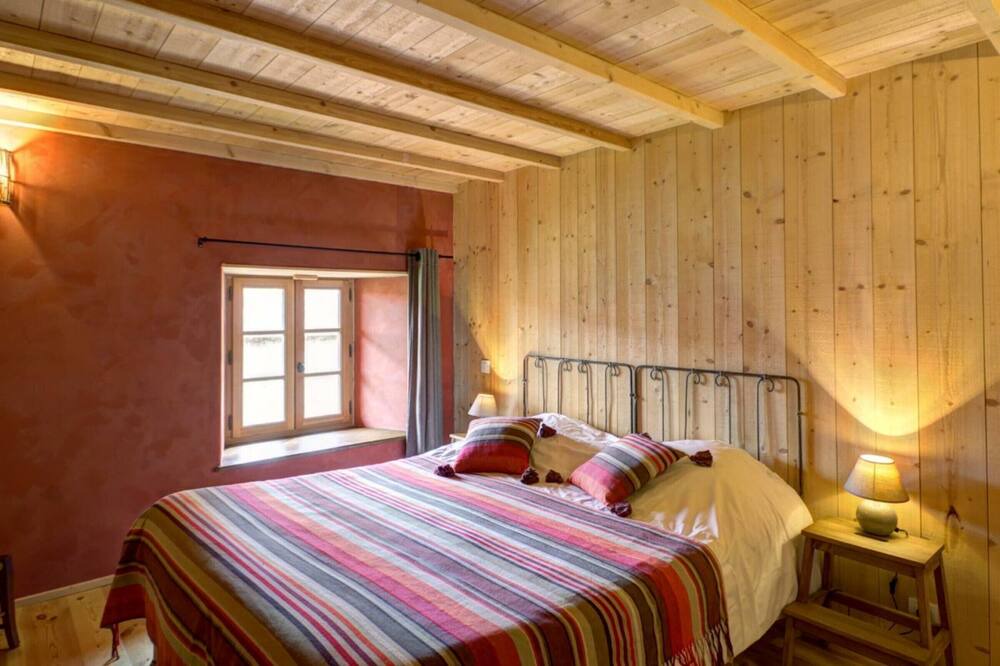 Photo of Bedroom in Saint-Just-la-Pendue