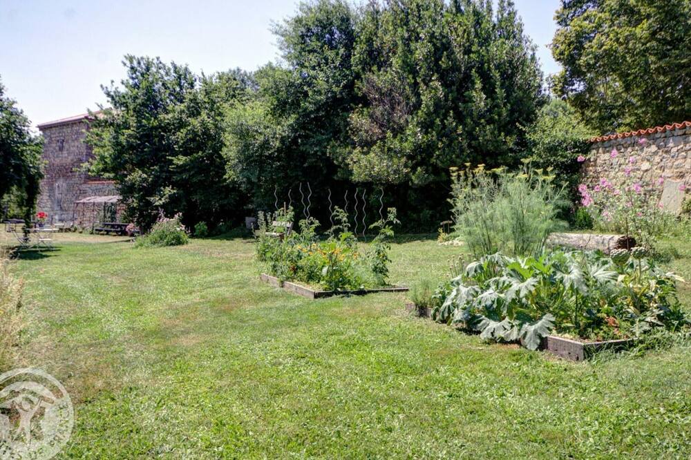 Photo of Outdoor in Saint-Just-la-Pendue