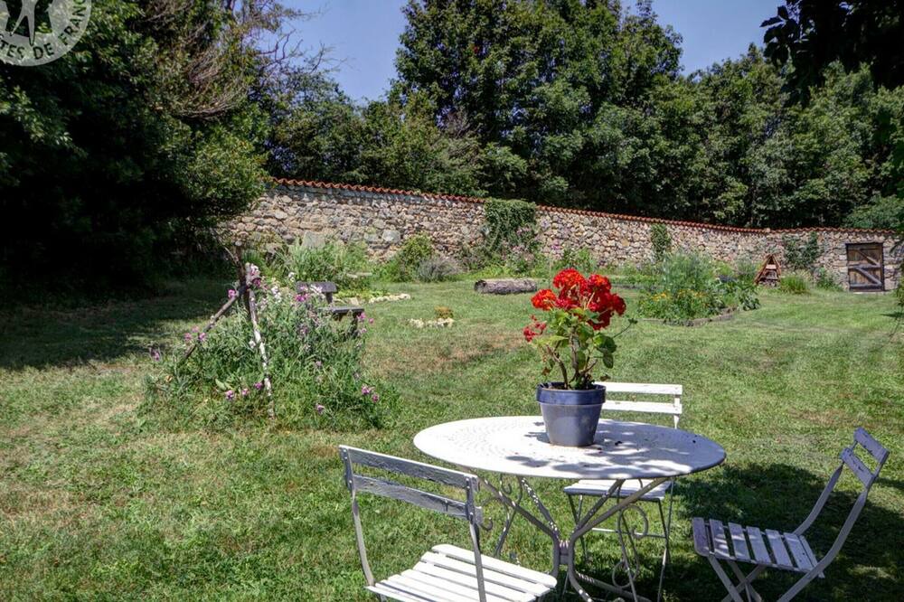 Photo of Outdoor in Saint-Just-la-Pendue