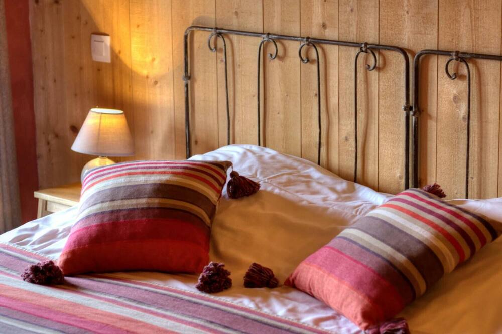 Photo of Bedroom in Saint-Just-la-Pendue