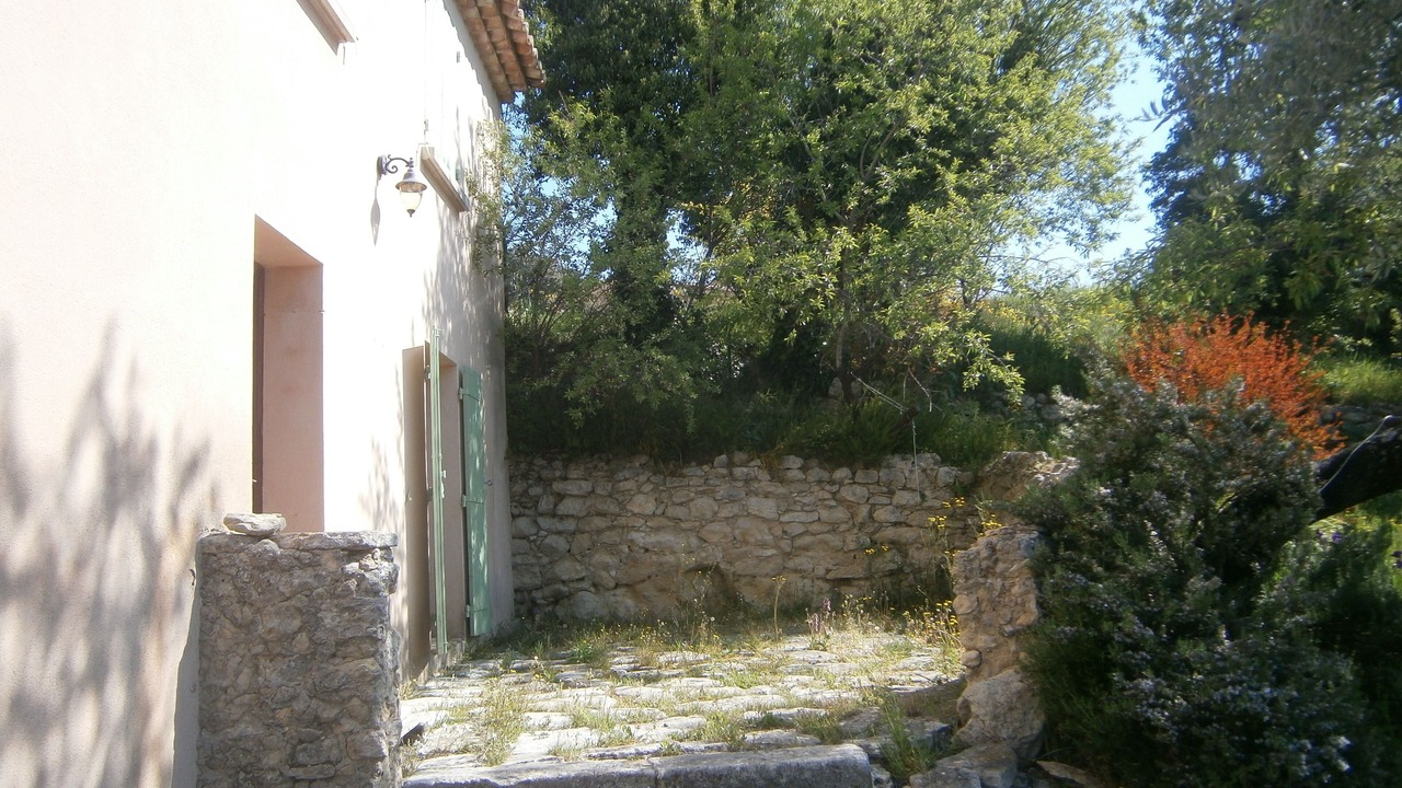 Photo of Outdoor in Saint-Pierre-de-Vassols