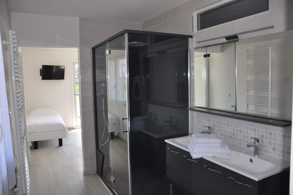 Photo of Bathroom in Thionne