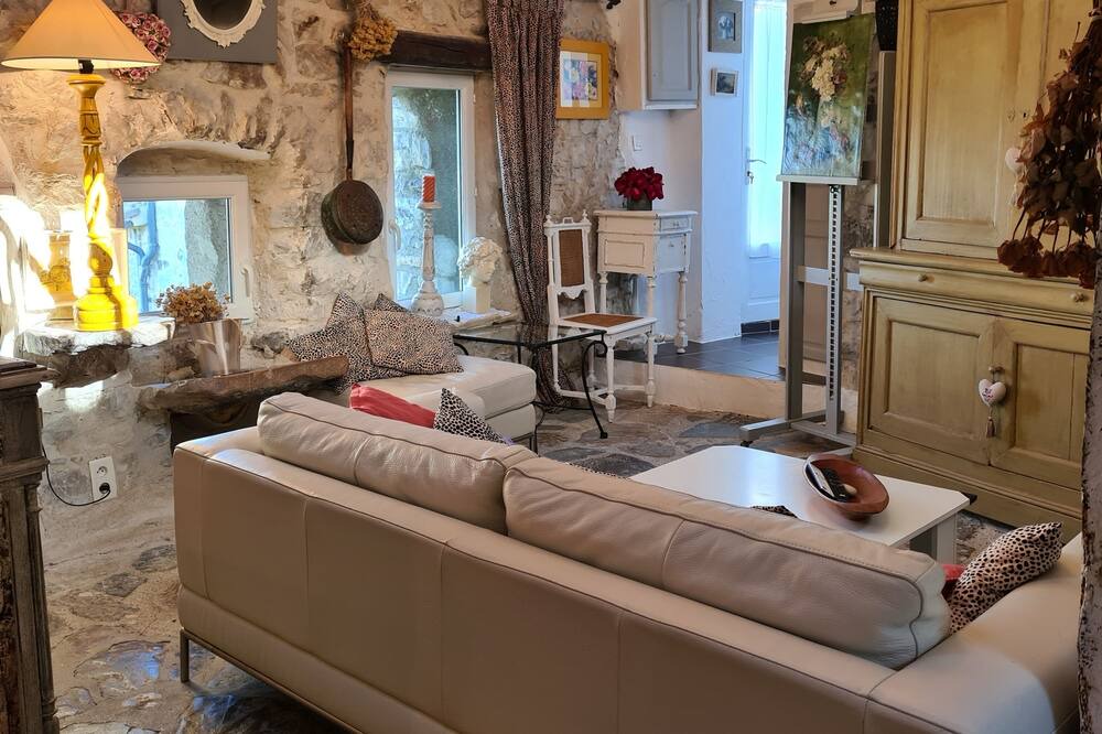 Photo of Livingroom in Besignan