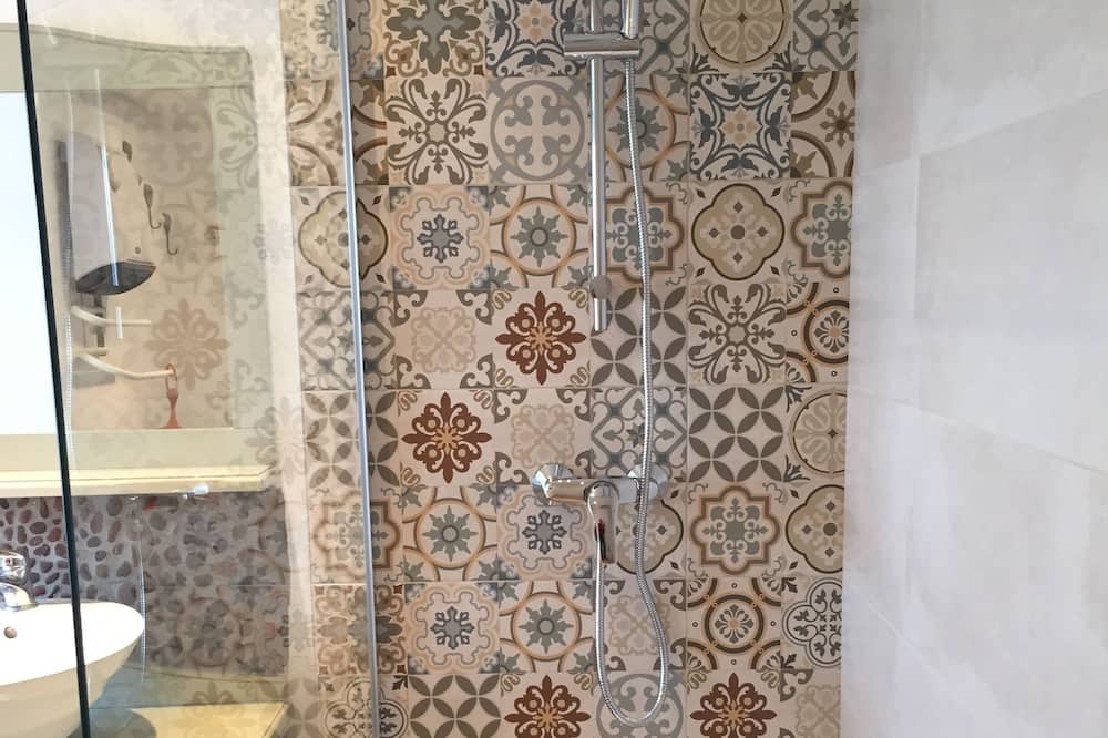 Photo of Bathroom in Besignan