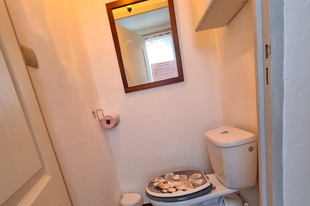 Photo of Bathroom in Besignan