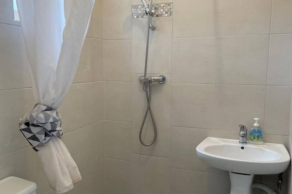 Photo of Bathroom in Gipcy