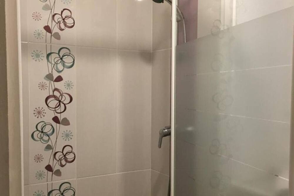 Photo of Bathroom in Gipcy