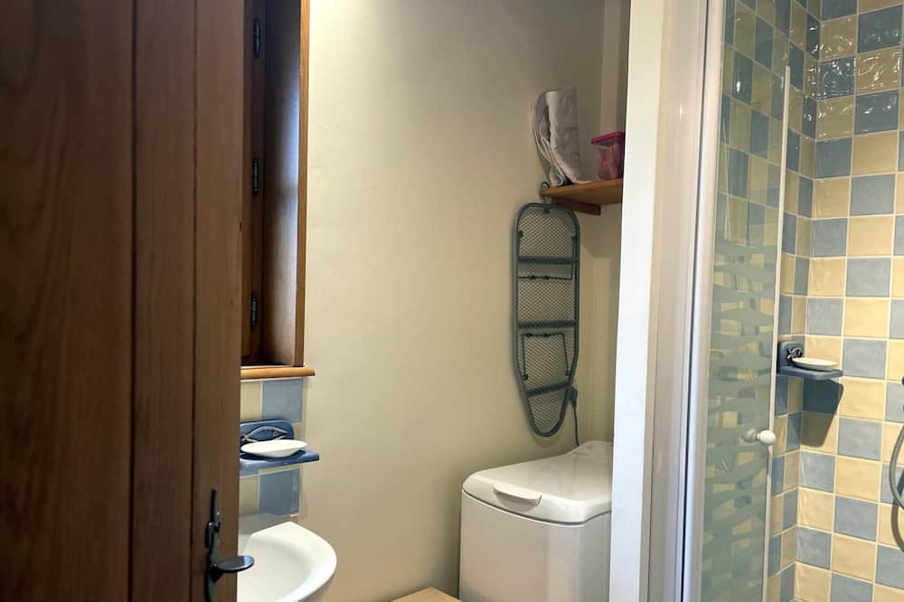 Photo of Bathroom in Thionne