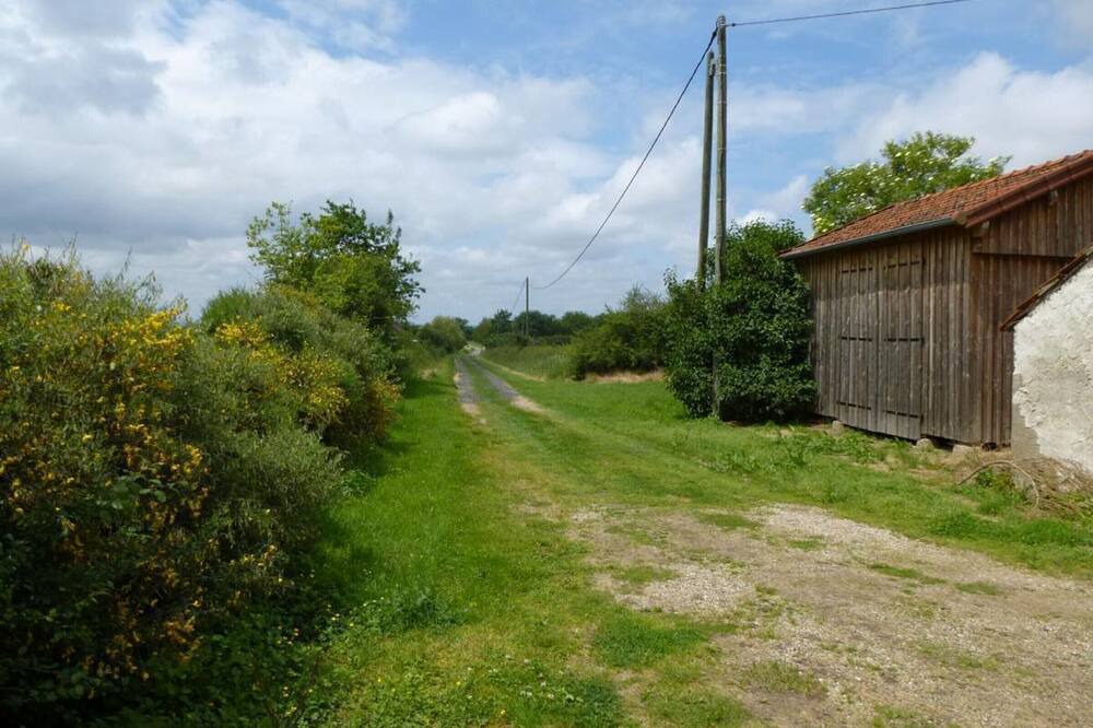 Photo of Outdoor in Saint-Loup
