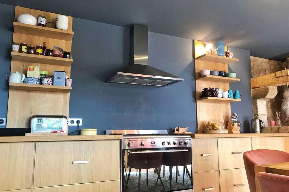 Photo of Kitchen in Saint-Pierre-de-Colombier