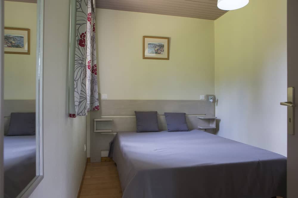 Photo of Bedroom in Nans-sous-Sainte-Anne