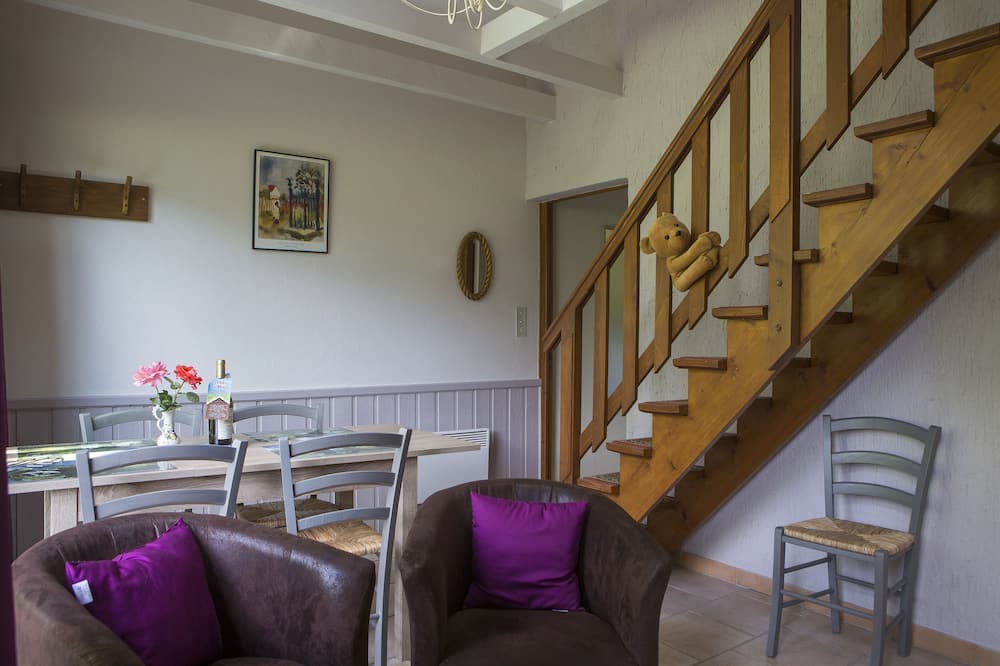Photo of Livingroom in Nans-sous-Sainte-Anne