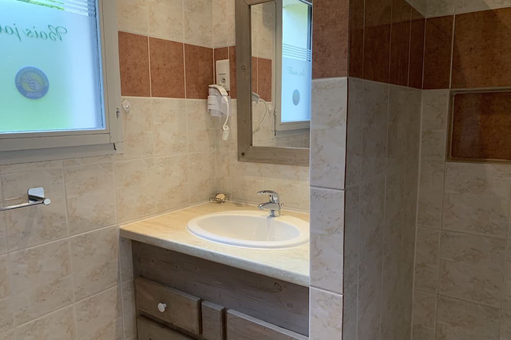 Photo of Bathroom in Nans-sous-Sainte-Anne