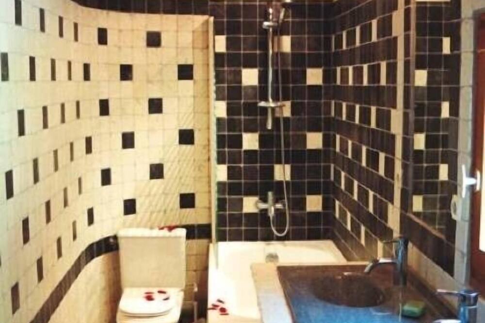 Photo of Bathroom in Entrechaux