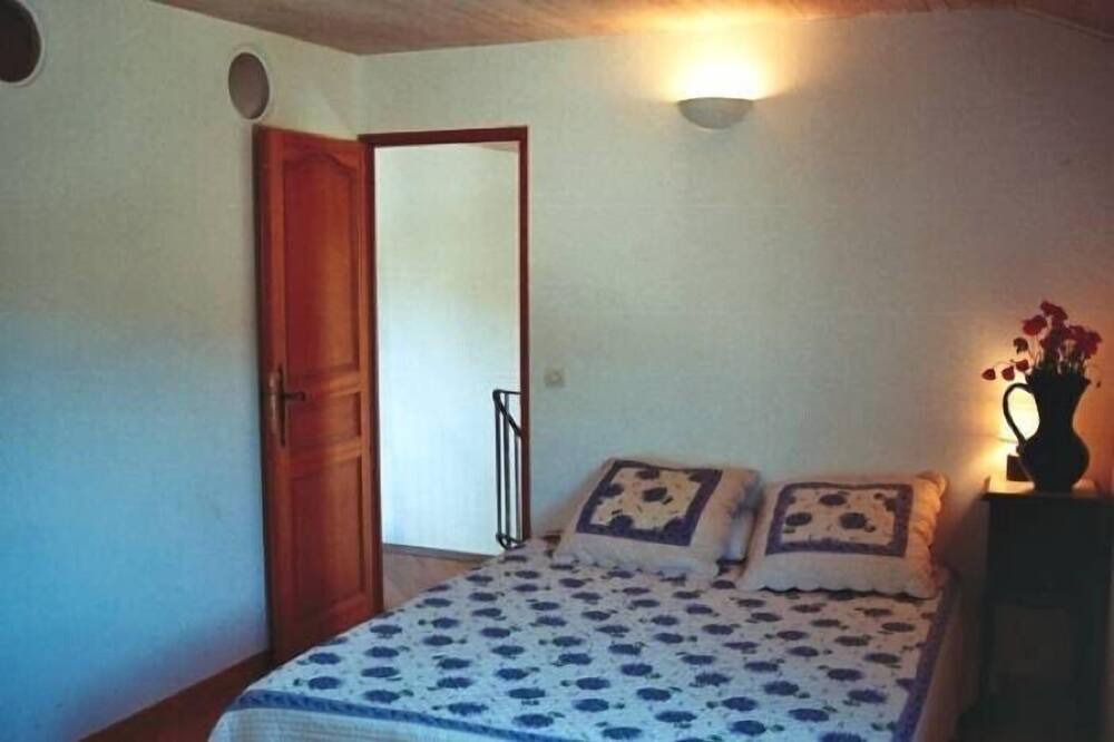Photo of Bedroom in Entrechaux