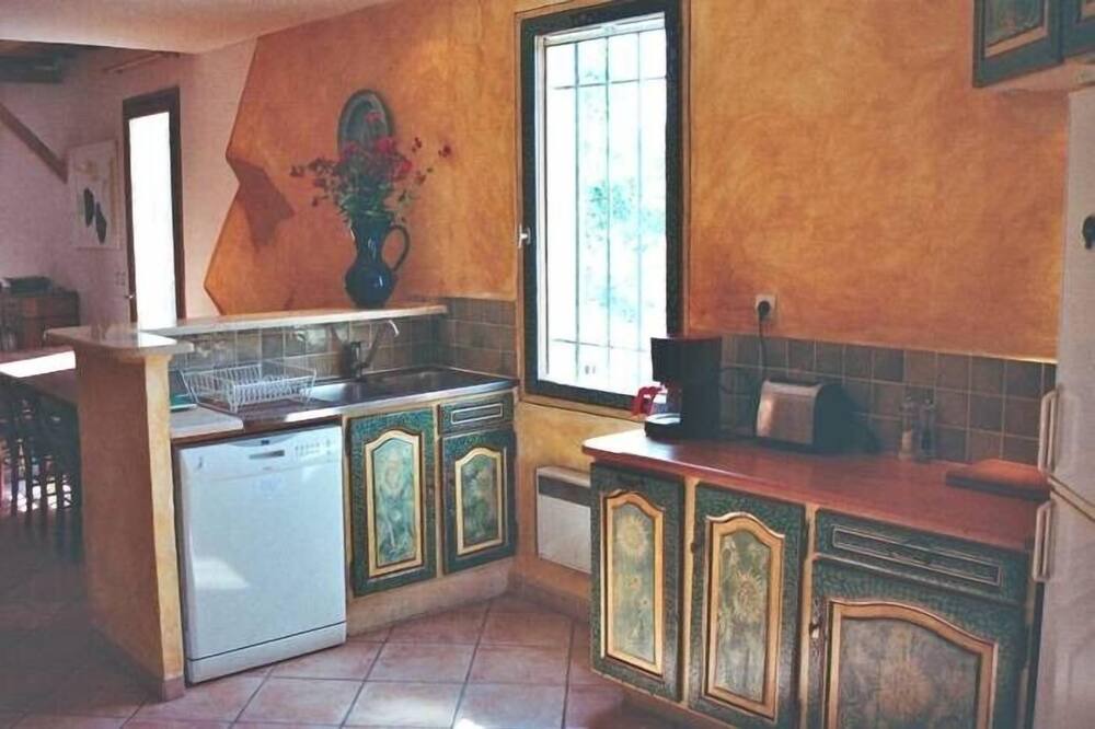 Photo of Kitchen in Entrechaux