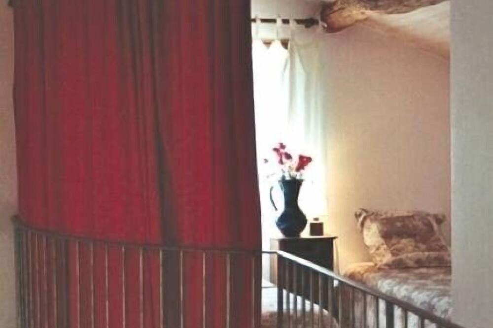 Photo of Bedroom in Entrechaux