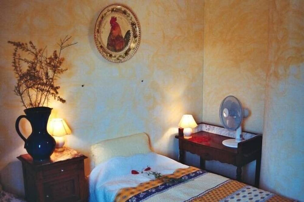 Photo of Bedroom in Entrechaux