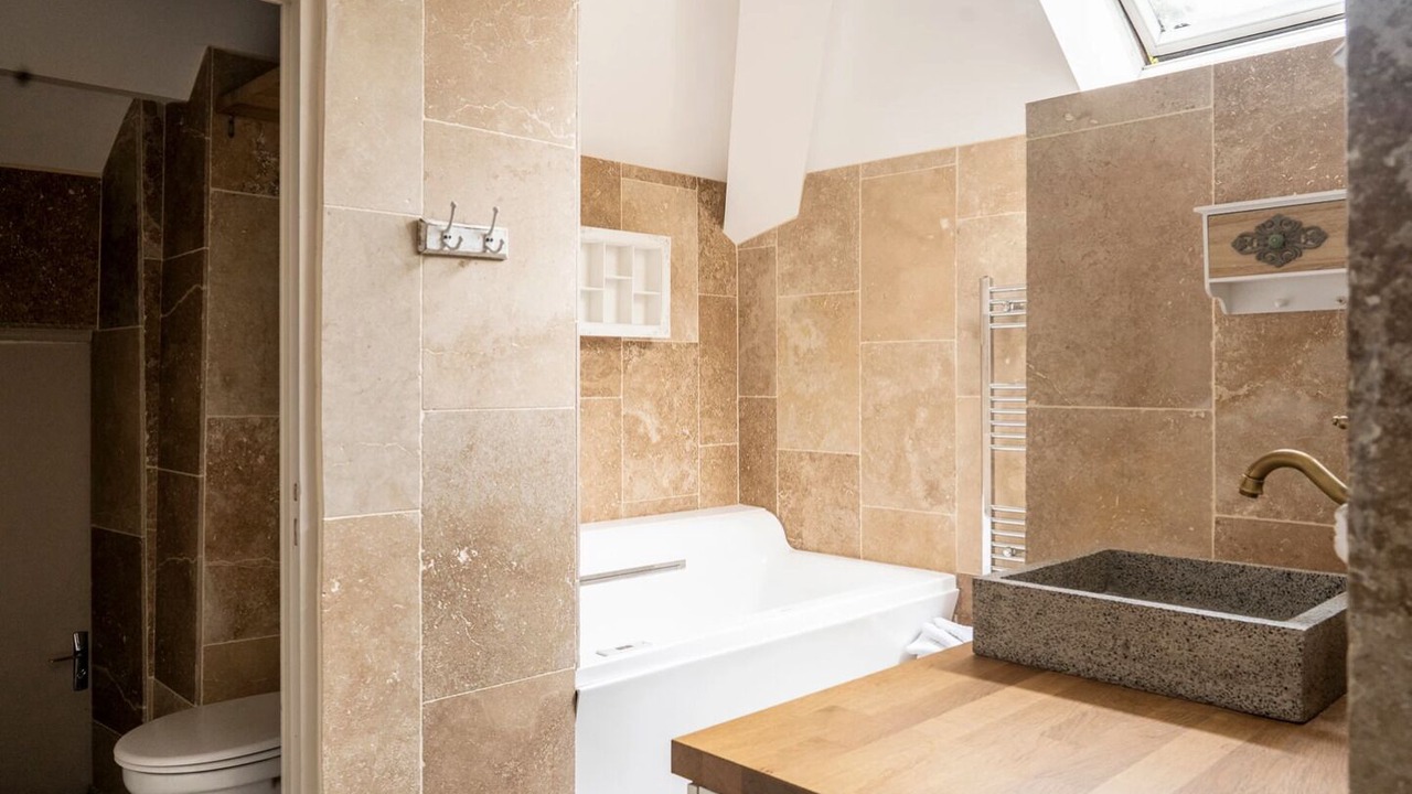 Photo of Bathroom in Saint-Etienne-de-Saint-Geoirs
